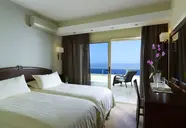 Macaris Suites and Spa
