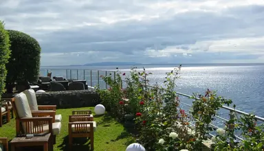 Madeira Regency Cliff
