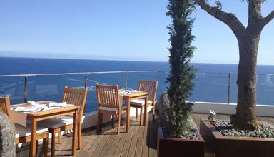 Madeira Regency Cliff