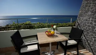 Madeira Regency Cliff