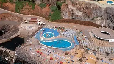 Madeira Regency Cliff