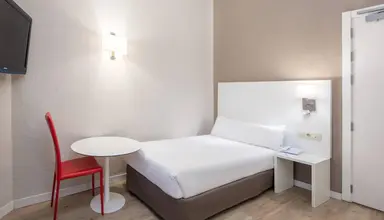 Madrid Gran Via 25 by Melia