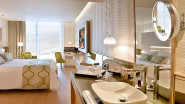 Maestral Resort & Casino