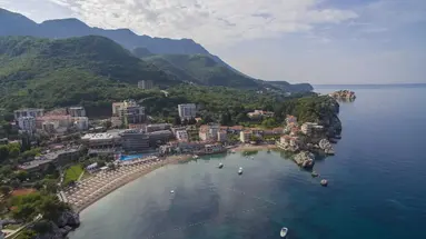 Maestral Resort & Casino