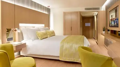 Maestral Resort & Casino