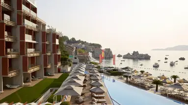 Maestral Resort & Casino