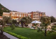 Maestral Resort & Casino