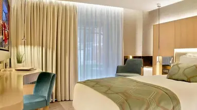 Maestral Resort & Casino
