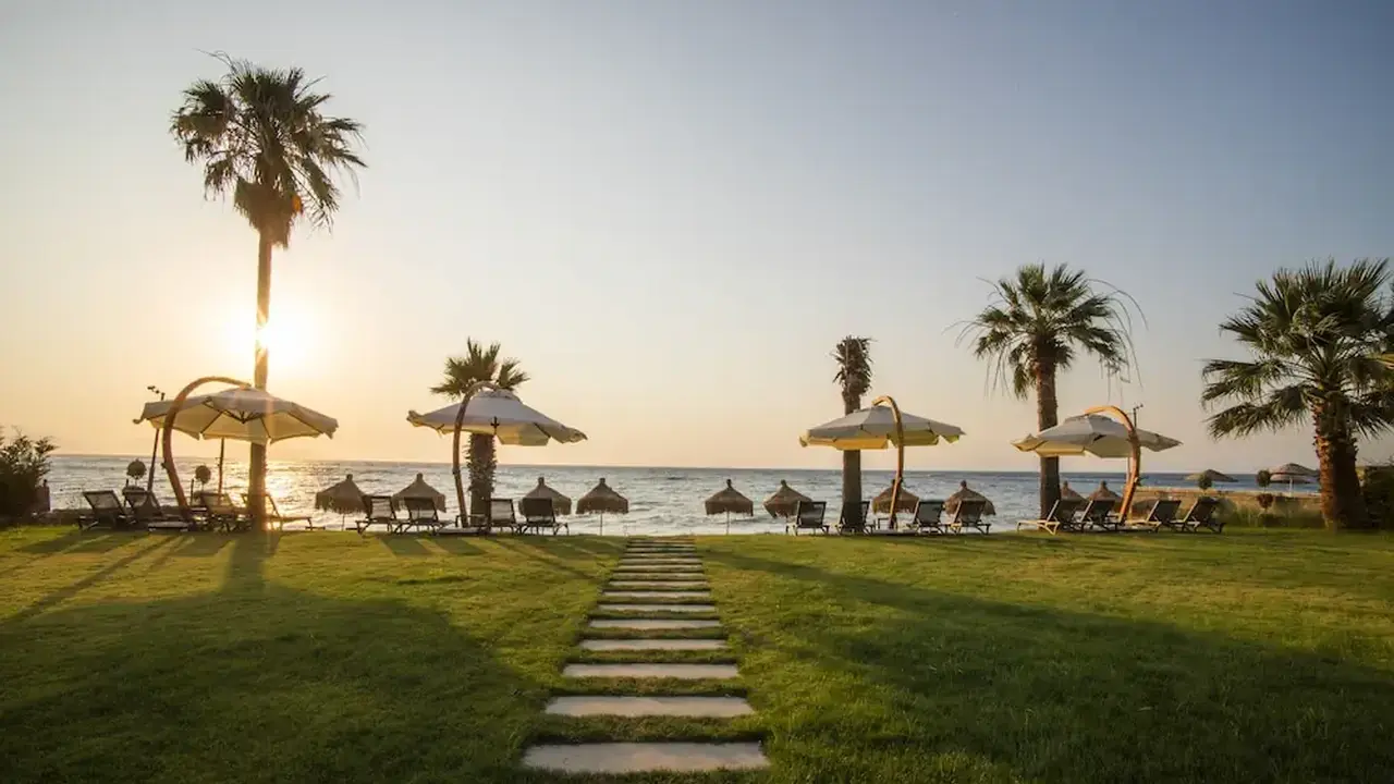 Maia Luxury Beach & Spa