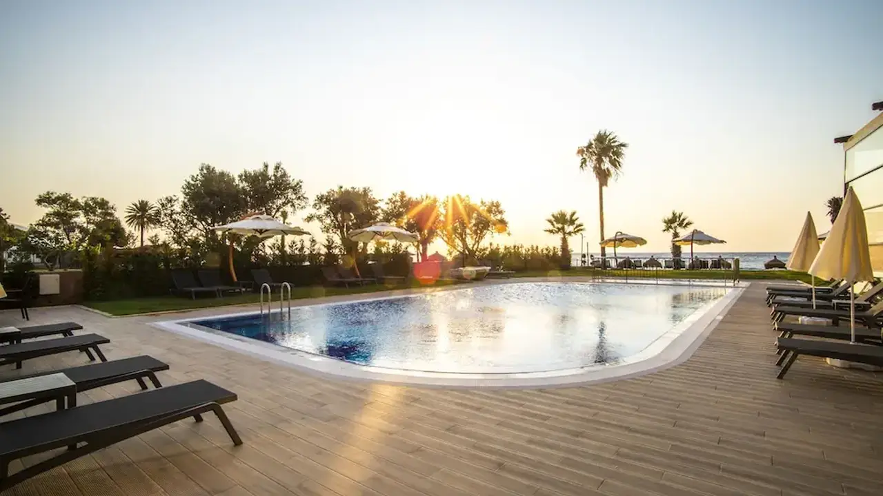 Maia Luxury Beach & Spa