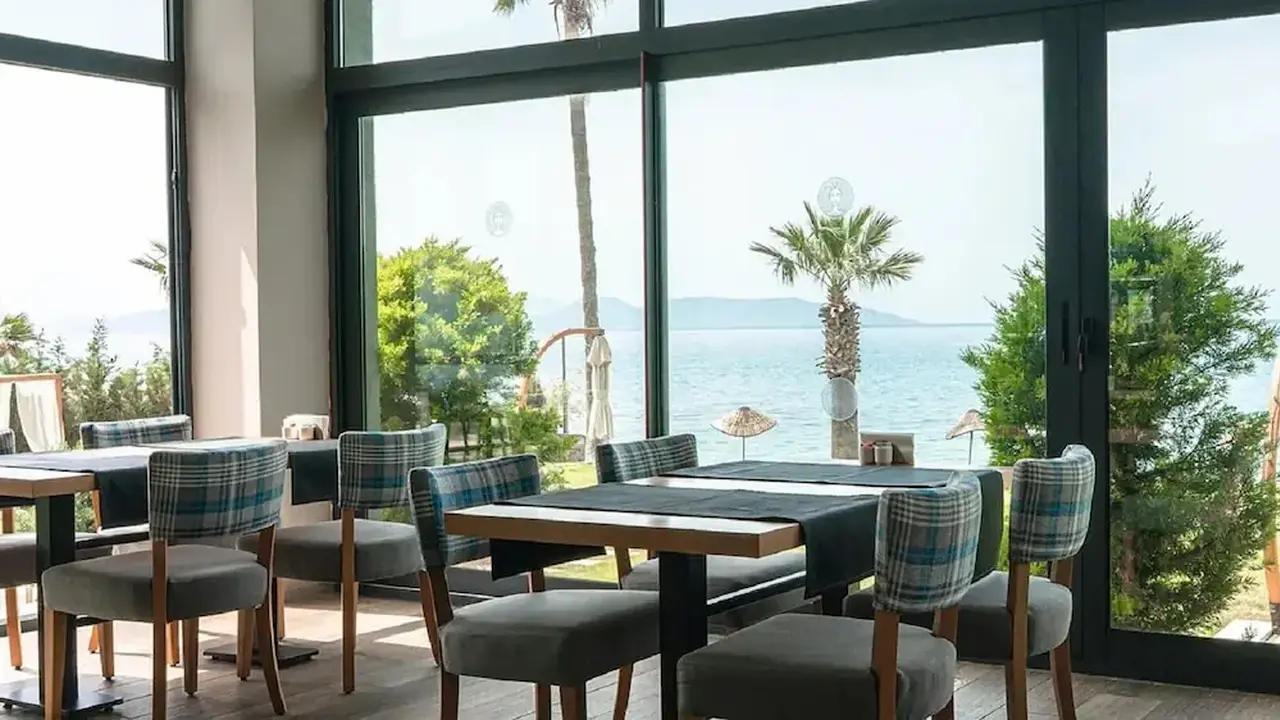Maia Luxury Beach & Spa