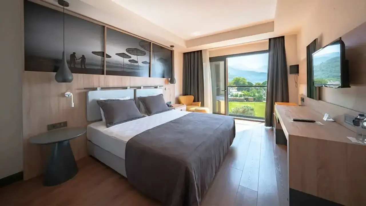 Maia Luxury Beach & Spa