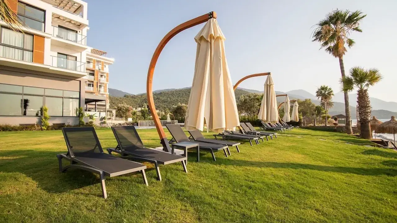 Maia Luxury Beach & Spa