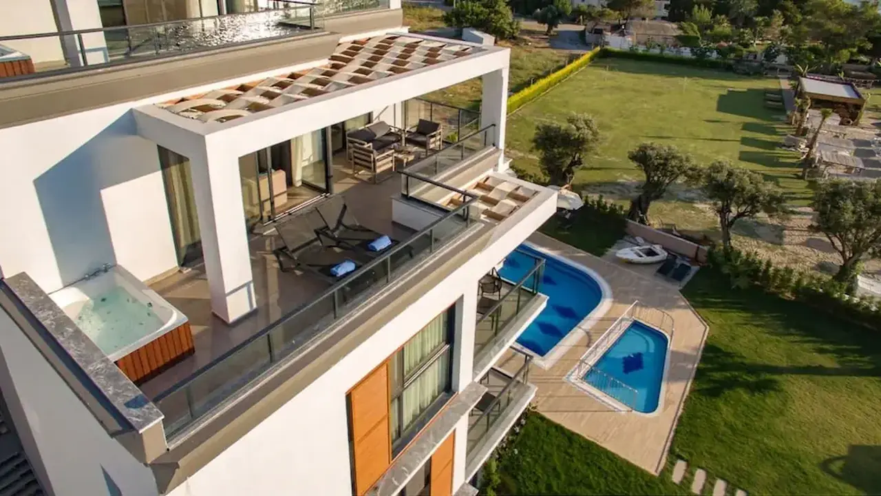 Maia Luxury Beach & Spa