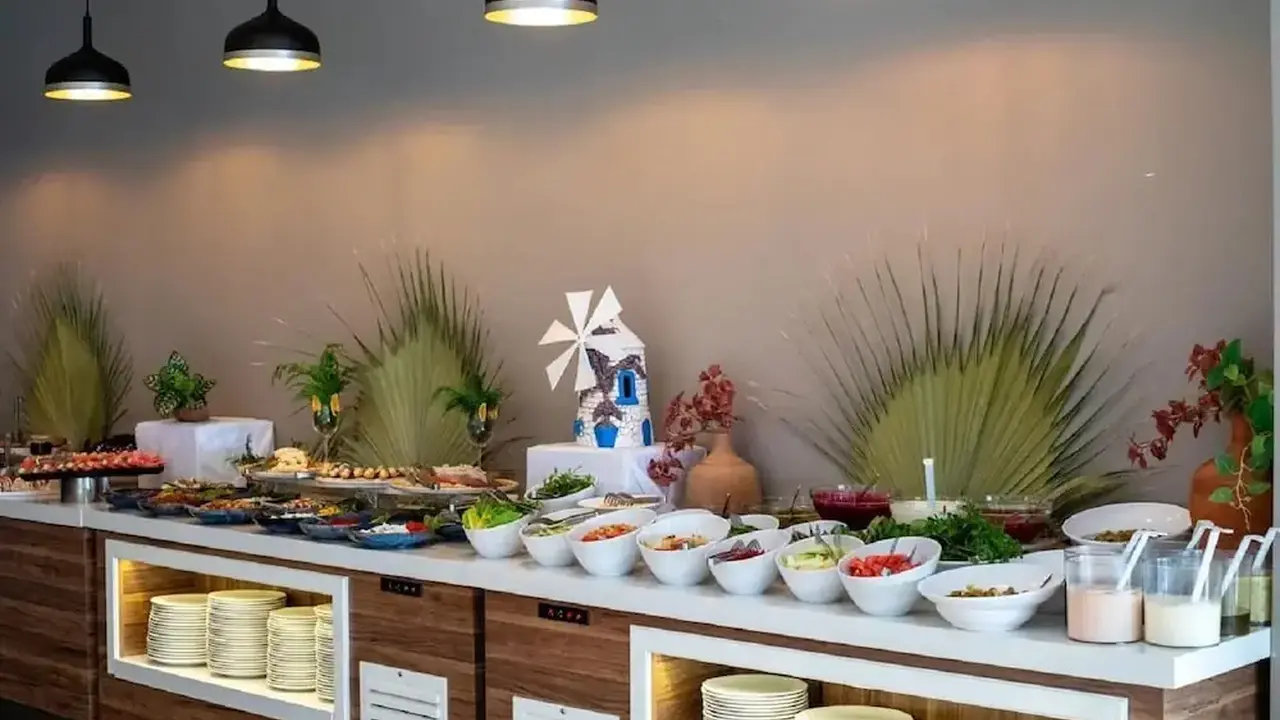 Maia Luxury Beach & Spa
