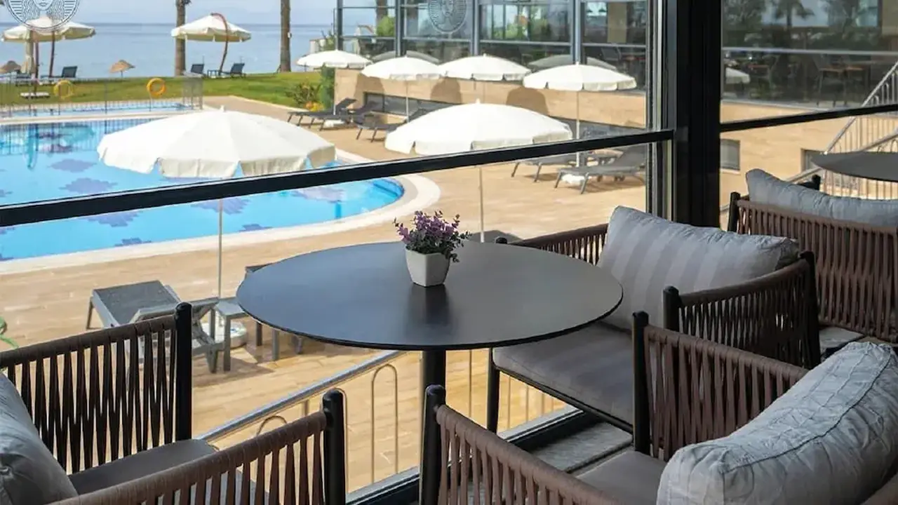 Maia Luxury Beach & Spa