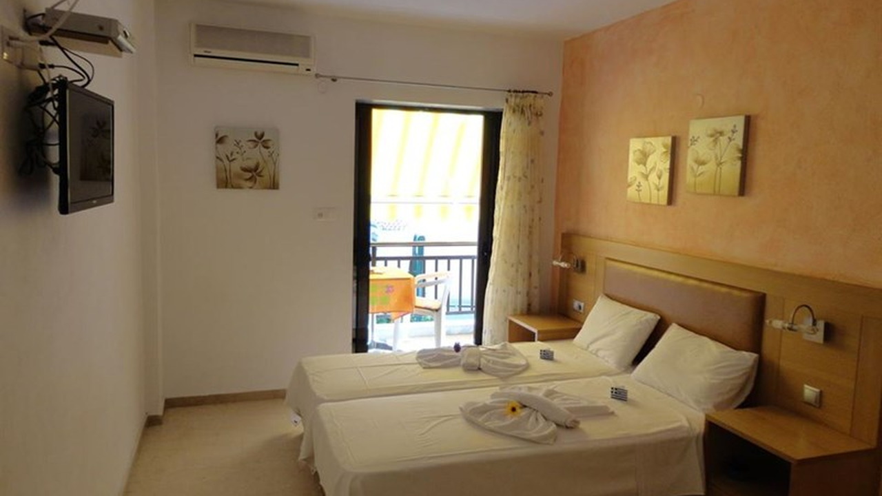 Maik Apartments