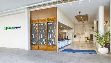 Maile Sky Court