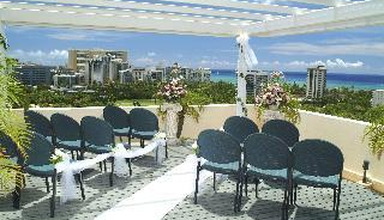 Maile Sky Court