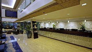 Maile Sky Court