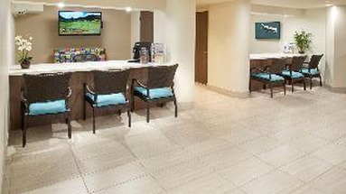 Maile Sky Court