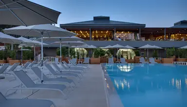 Maistra Select Amarin Resort