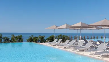 Maistra Select Amarin Resort