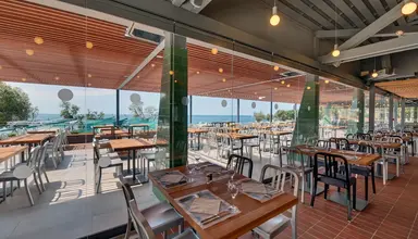 Maistra Select Amarin Resort