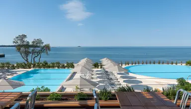 Maistra Select Amarin Resort