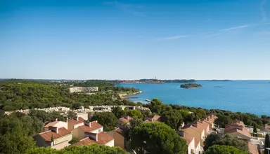 Maistra Select Amarin Resort