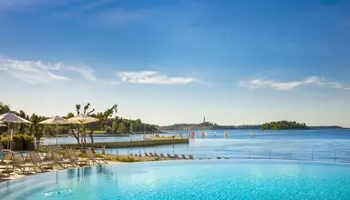 Maistra Select Amarin Resort