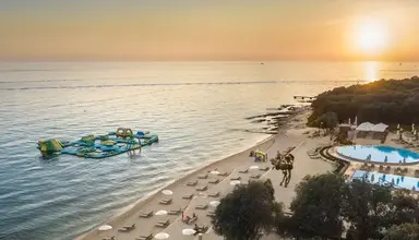 Maistra Select Amarin Resort