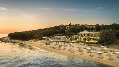 Maistra Select Amarin Resort