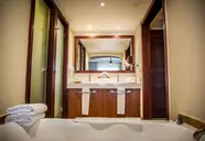 Majestic Colonial