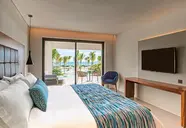Majestic Elegance Costa Mujeres