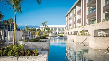 Majestic Elegance Costa Mujeres