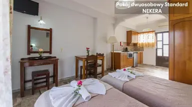 Makis Studios and Apartments
