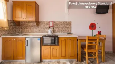 Makis Studios and Apartments