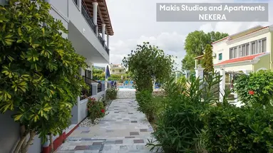 Makis Studios and Apartments