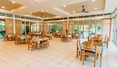 Makronissos Holiday Village