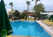 Malibu Resort 