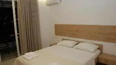 Mano