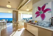 Manos Palace