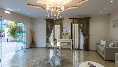 Manos Palace