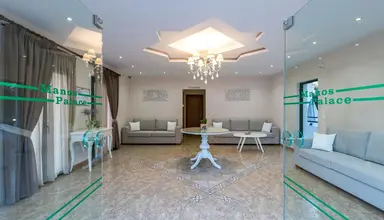 Manos Palace