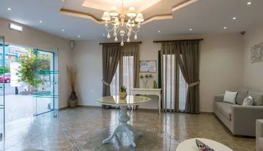 Manos Palace