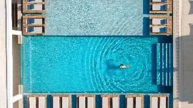 Manoulas Beach (Mykonos)