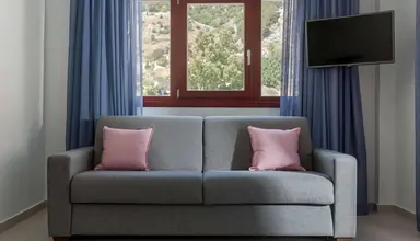 Mar n Mar Crown Hotel & Suites