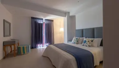Mar n Mar Crown Hotel & Suites