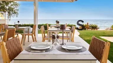 Maravel Star Art Hotel